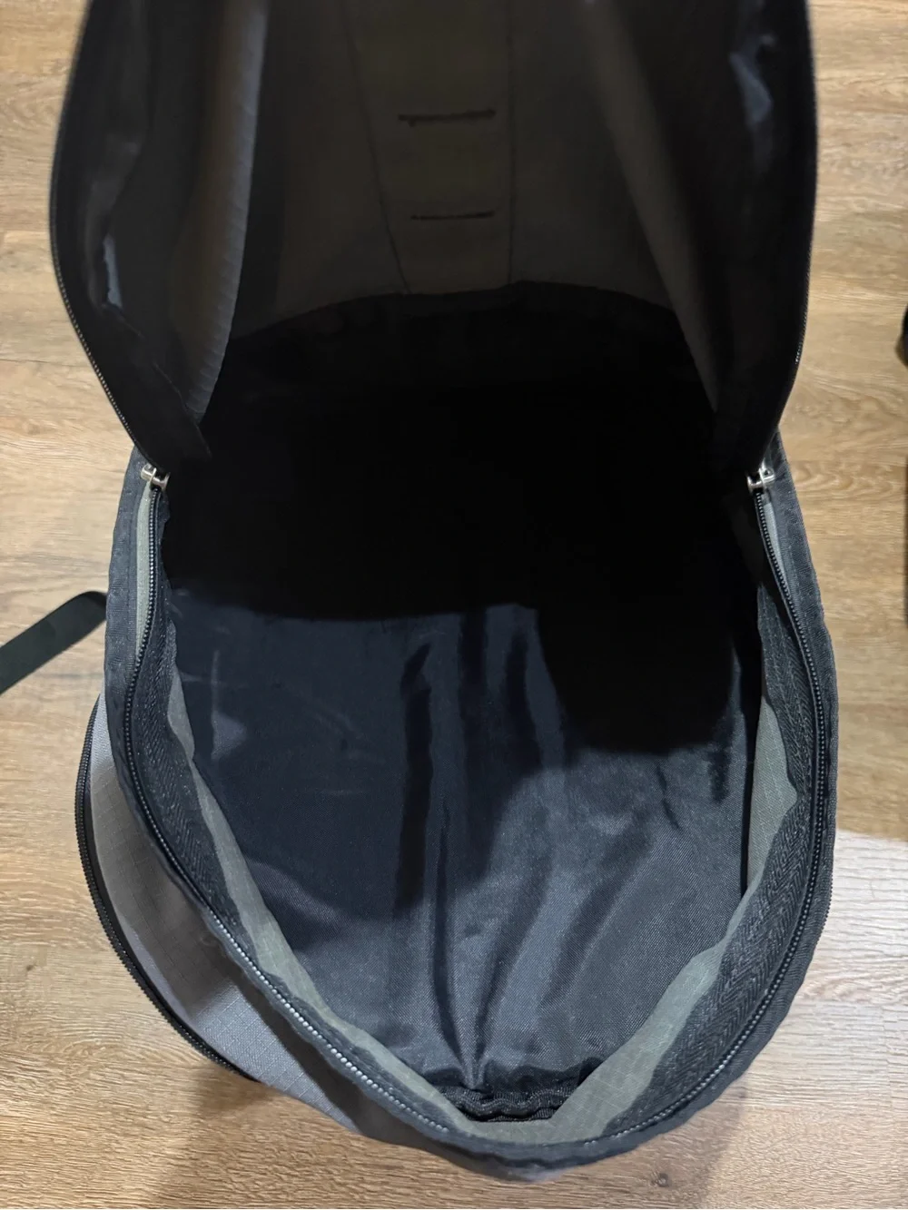 Nike Rolling Carry-On Suitcase w/Detachable Backpack Gray Black 22” Travel Bag